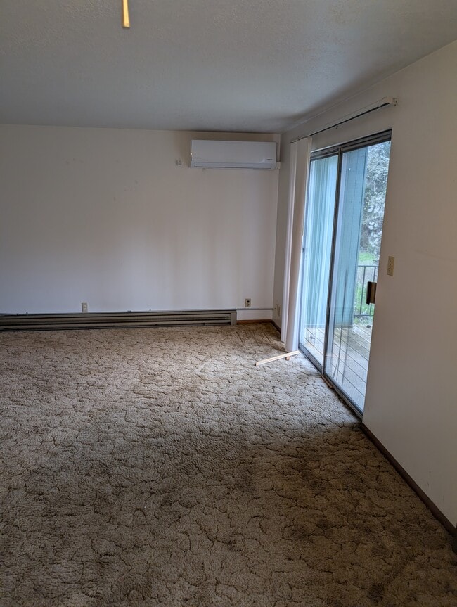 Building Photo - 1106 Waller St SE