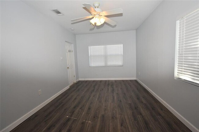 Foto del edificio - 6215 S Kelly Rd
