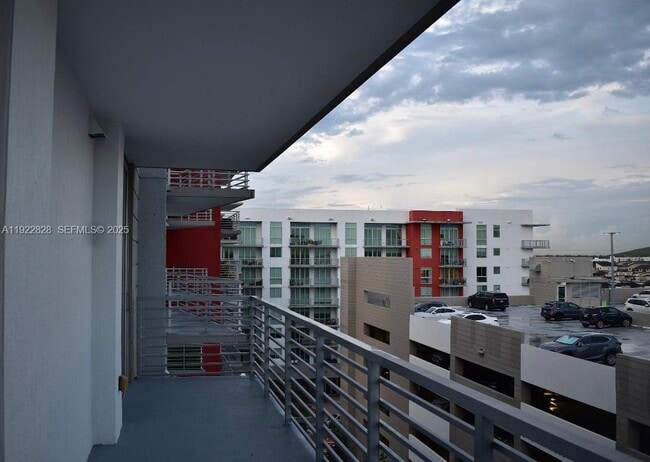 Foto del edificio - 7661 NW 107th Ave