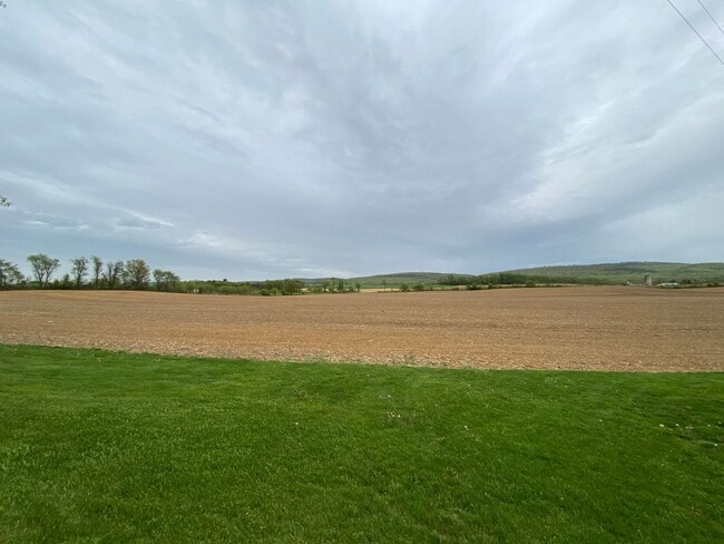 Foto del edificio - Coming soon! 4 Bedroom Farmhouse for Rent ...