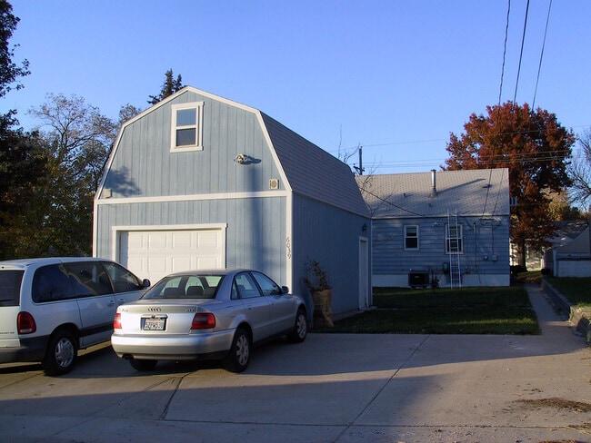 Building Photo - 6039 Blondo St