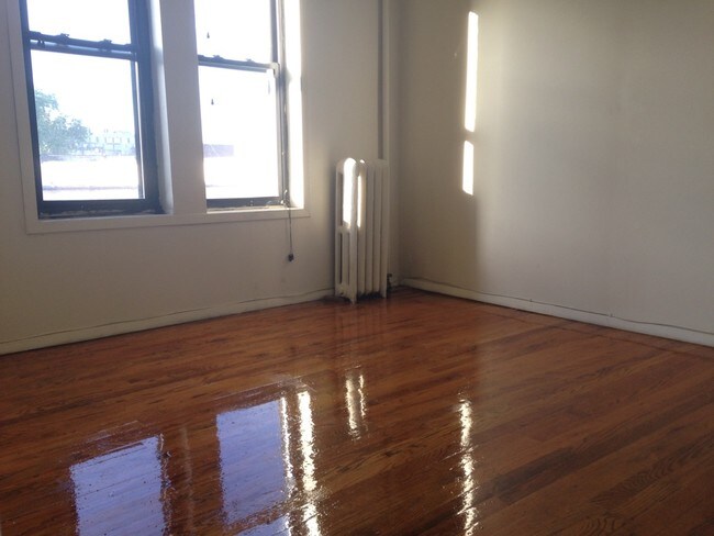 Building Photo - 261 14th St