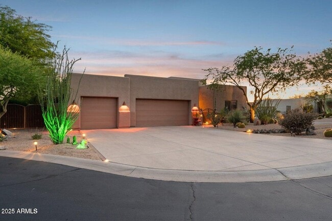 Building Photo - Desert Diamond Gated Community - Pool - Fu...