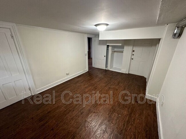 Building Photo - 132 Grand St