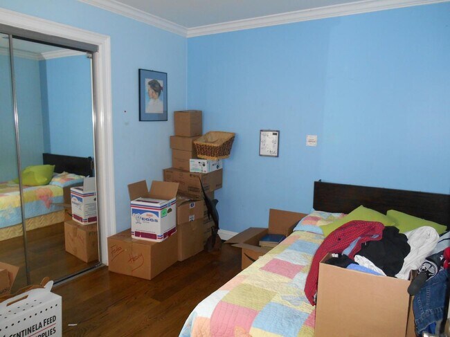 Foto del edificio - 8647 Higuera St