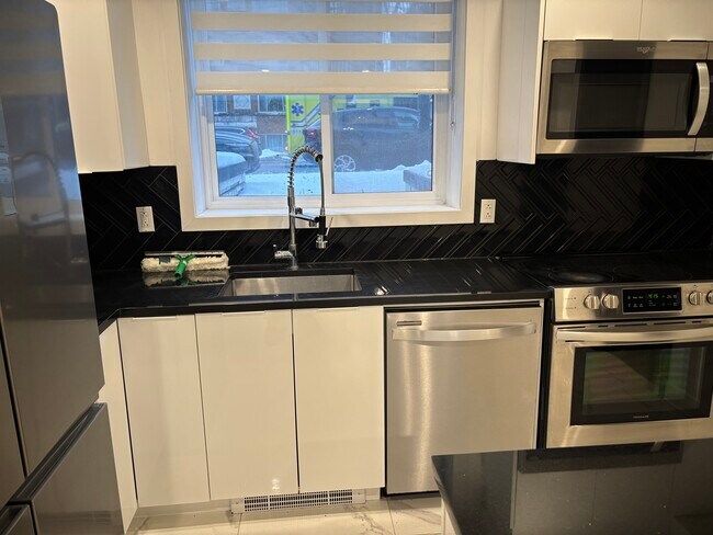 Photo du bâtiment - 4820 De La Côte-Sainte-Catherine