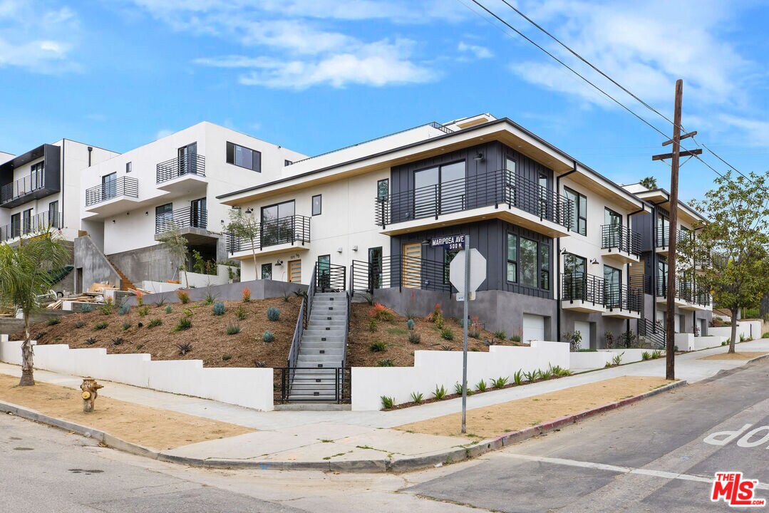 Primary Photo - 571 S Mariposa Ave