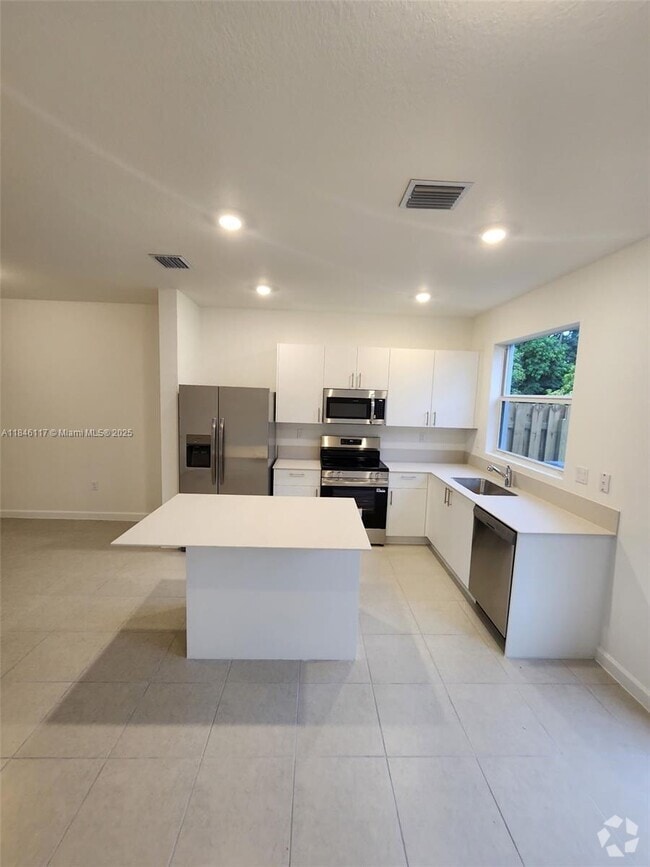 Building Photo - 35737 SW 178th Ct