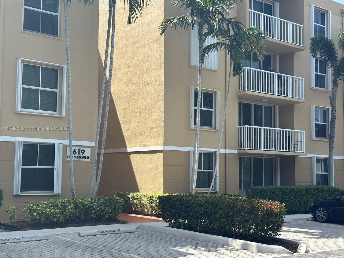 Foto principal - 619 E Sheridan St