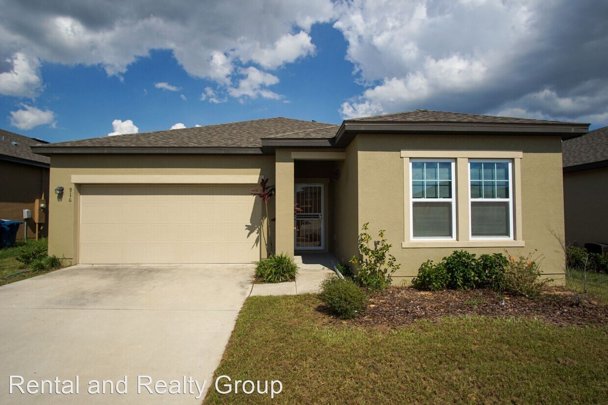3 br, 2 bath House 916 Orchid Grove Blvd House Rental in Davenport