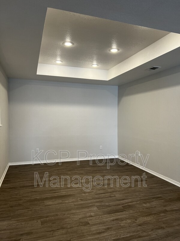 Building Photo - 5708 Whitney Cir