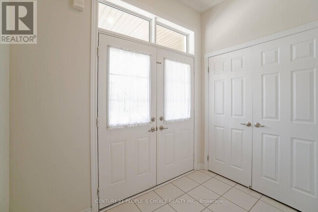 Building Photo - 130 Orchardcroft Rd