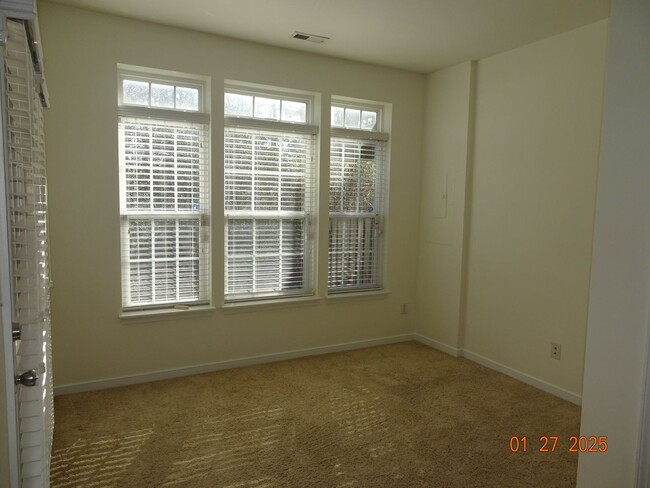 Foto del edificio - 3 Bedroom Townhome Rental in Liberty Crossing