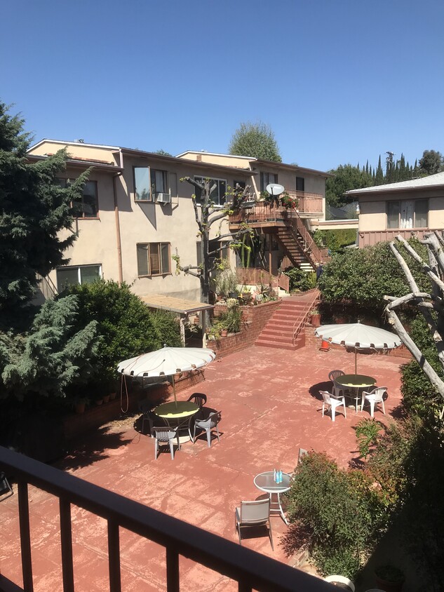 View from front door/living room - 1961 Talmadge St