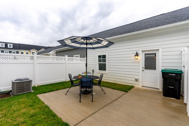 Building Photo - 3440 Crepe Myrtle Dr