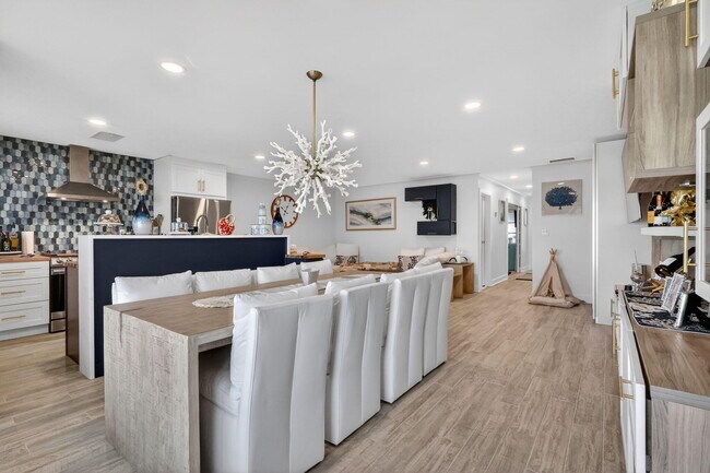 Foto del edificio - 212 W High Point Terrace