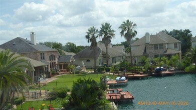 Building Photo - 10142 Lazy Lagoon
