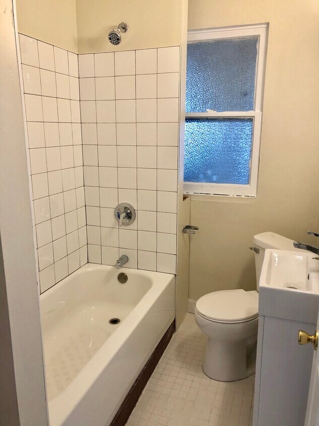 1447 Maryland St, Grosse Pointe Park, MI 48230 Townhome Rentals in