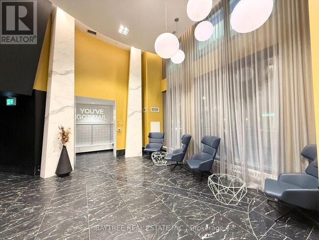 Photo du bâtiment - 121 Lower Sherbourne St