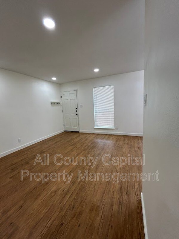 Building Photo - 3438 Willowrun Dr