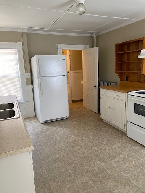Large Kitche3n - 7 Fayette St