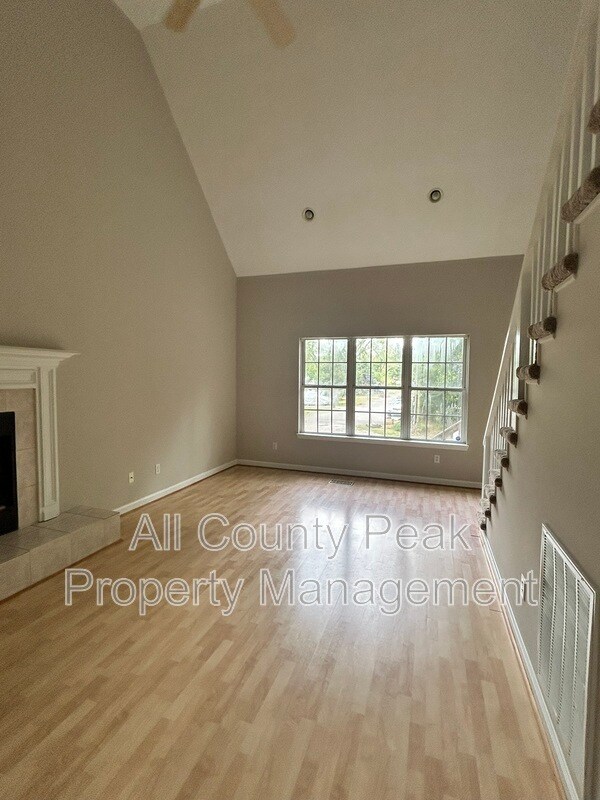 Photo - 3532 Dell Trail House