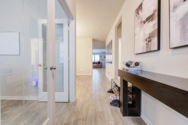 Foto del edificio - 3327 Etring Ln