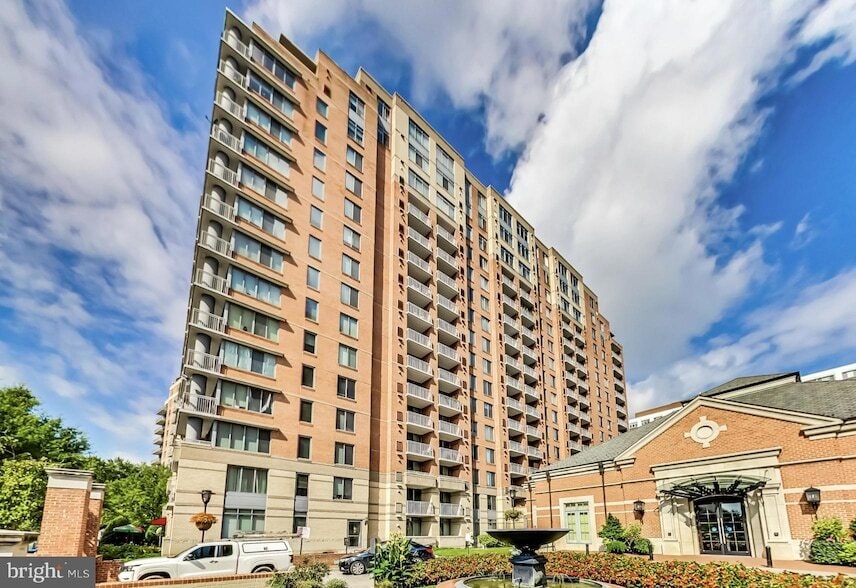 Primary Photo - 11710 Old Georgetown Rd