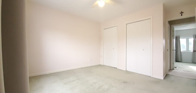 Building Photo - 22 Anna Crt