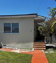 Building Photo - 831 SW 11th St