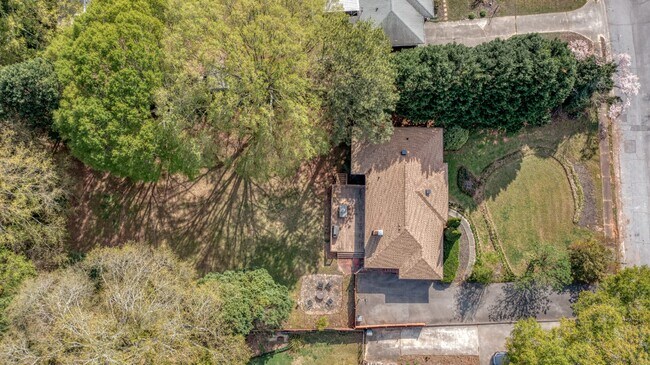 Foto del edificio - 1416 Hilltop Dr