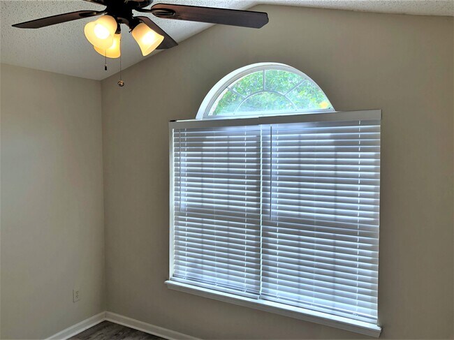 Foto del edificio - 1773 Dartmouth Dr