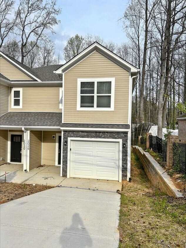 Foto principal - 2026 McDonald Dr
