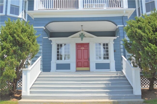 Building Photo - 398 Wolcott Ave