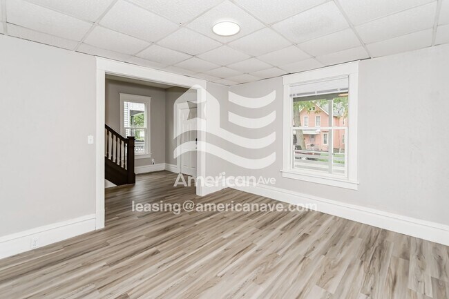 Foto del edificio - 1838 N California Ave