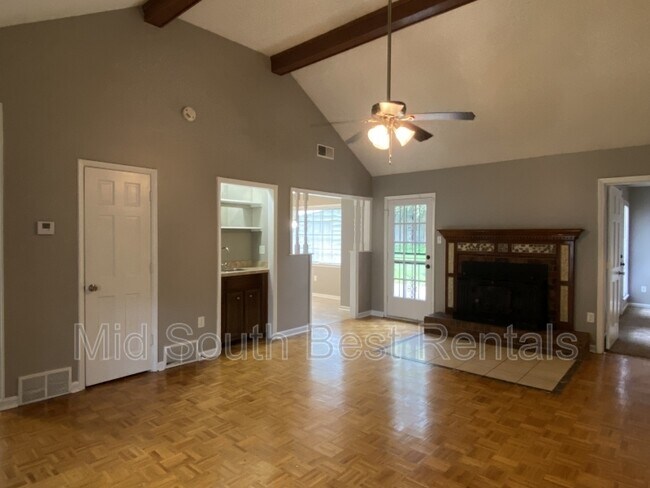 Building Photo - 6878 Glenwick Dr