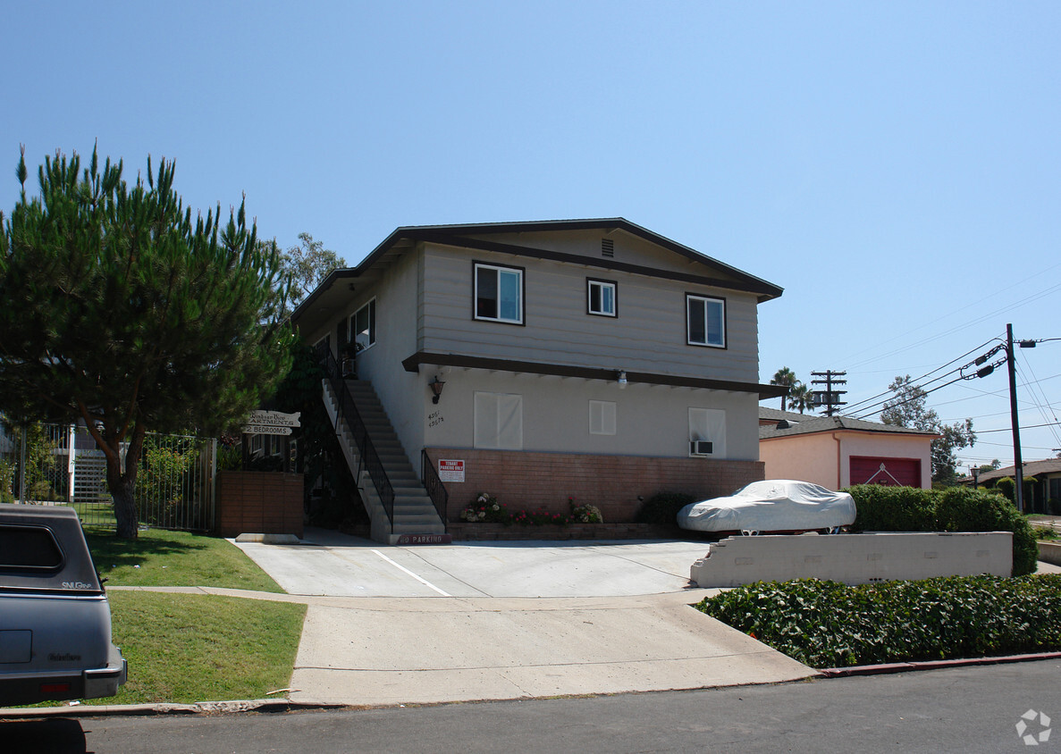 Primary Photo - Windsor View Apartments