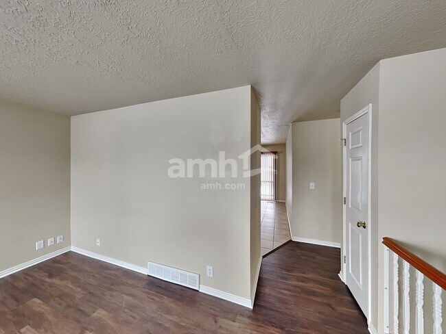 Building Photo - 664 W 550 N