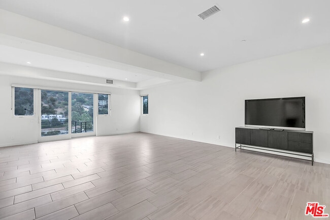 Building Photo - 2610 Corralitas Dr