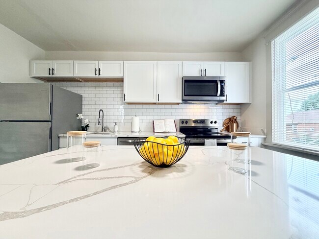Foto del edificio - 4840 Gardenville Ave