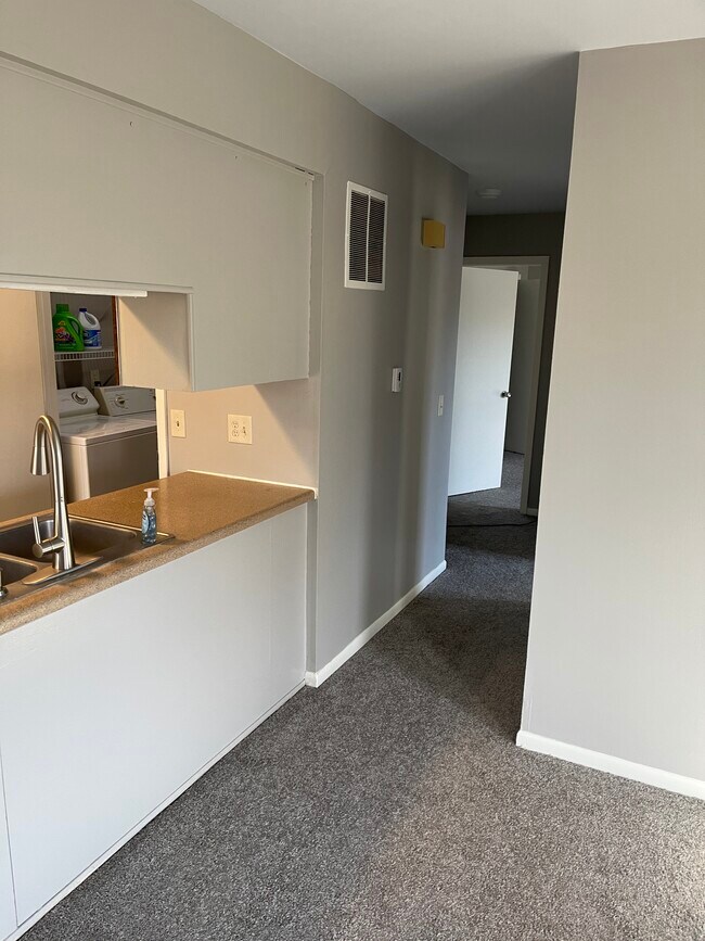 Foto del edificio - 4465 W Milham Ave