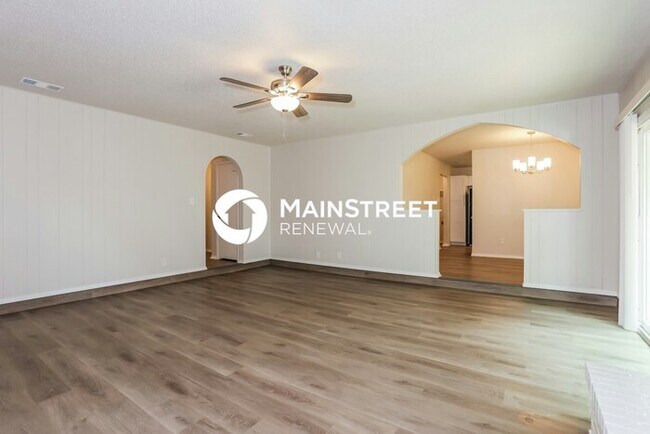 Foto del edificio - 3 Bedroom Pet-Friendly Home in Irving, TX with Main Street Renewal