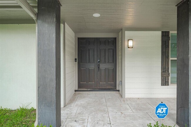 Foto del edificio - 2402 Chimney Rock Rd