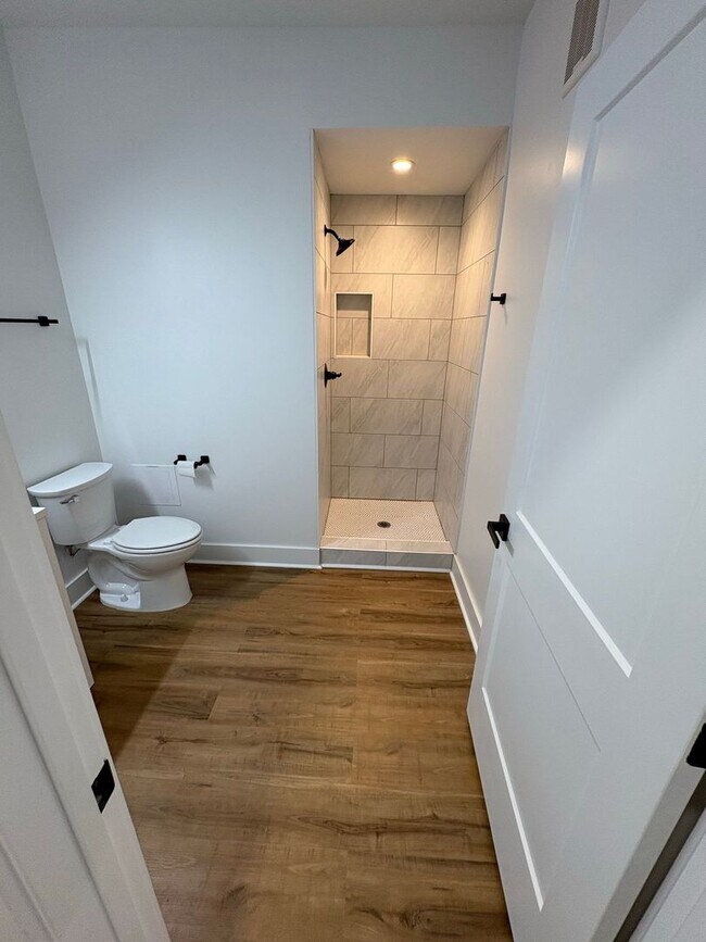 Foto del edificio - Welcome to Downtown living at its finest!