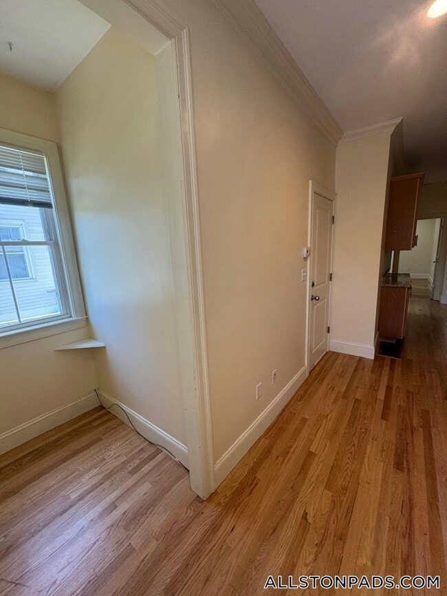 Building Photo - 27 Lothrop St