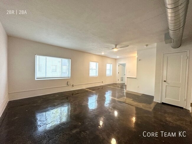 Foto del edificio - 629 E Armour Blvd