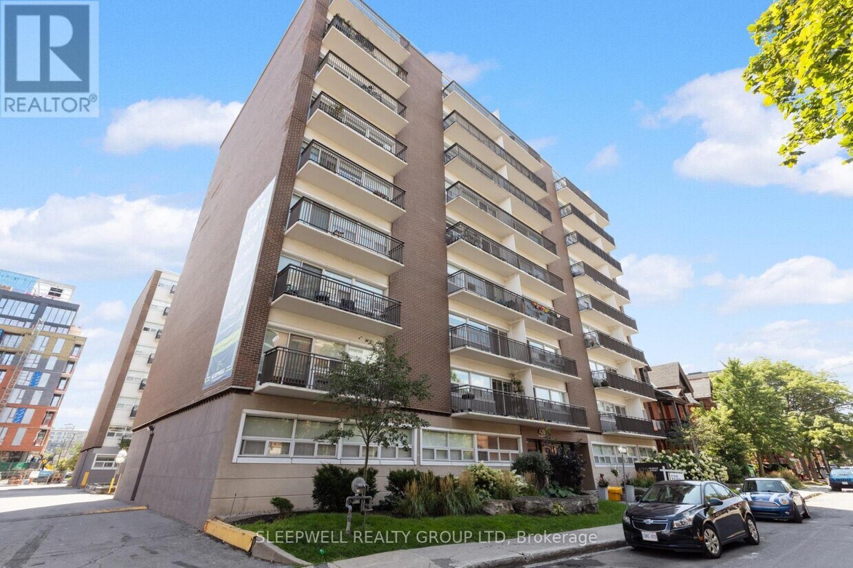 Primary Photo - 420-420 Gilmour St