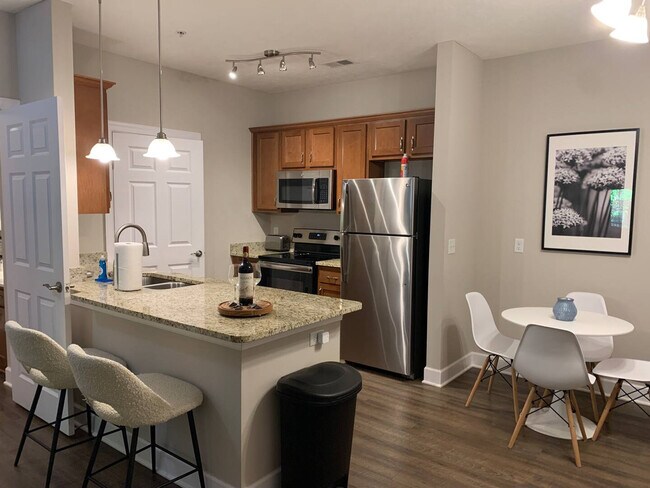 Foto del edificio - 740 Zumstein Ln