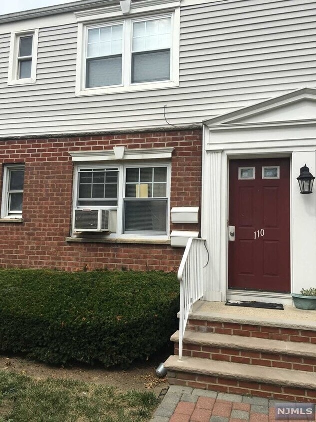 Foto principal - 110 Hastings Ave