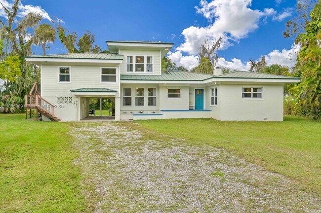 Foto del edificio - 671 Live Oak Ln
